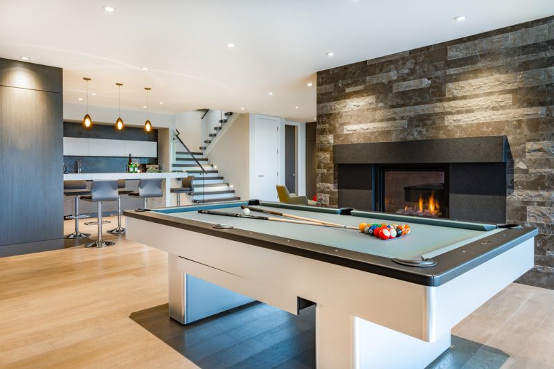 Luxury Pool Table