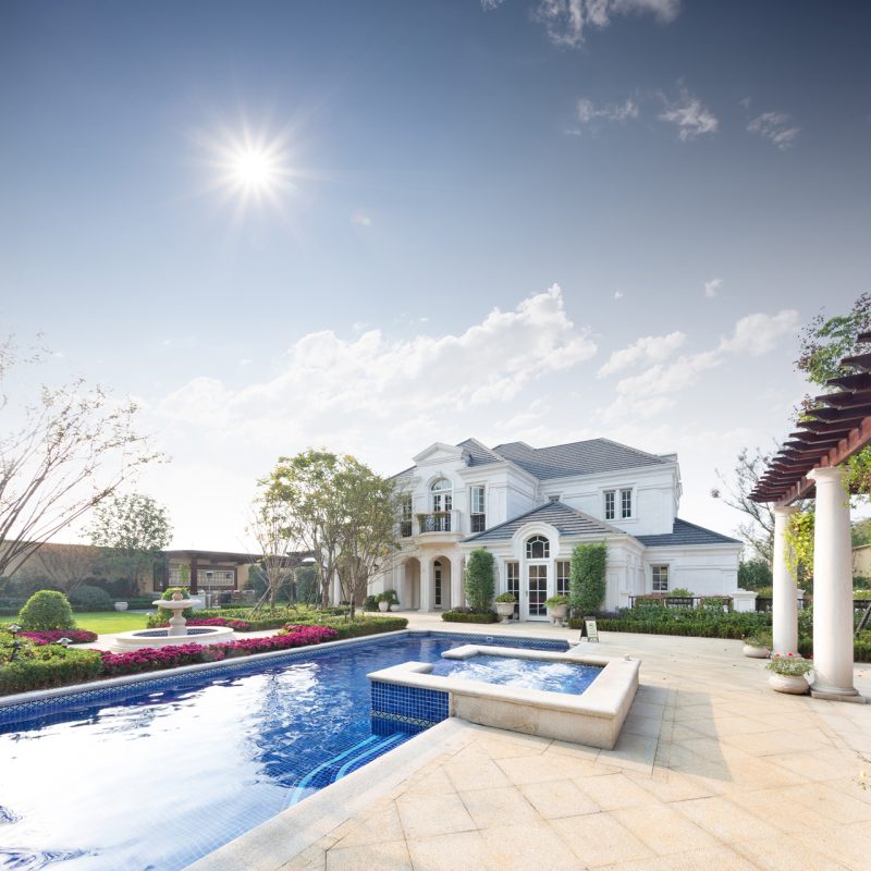 Luxury White House with Pool, Garden and Pool House